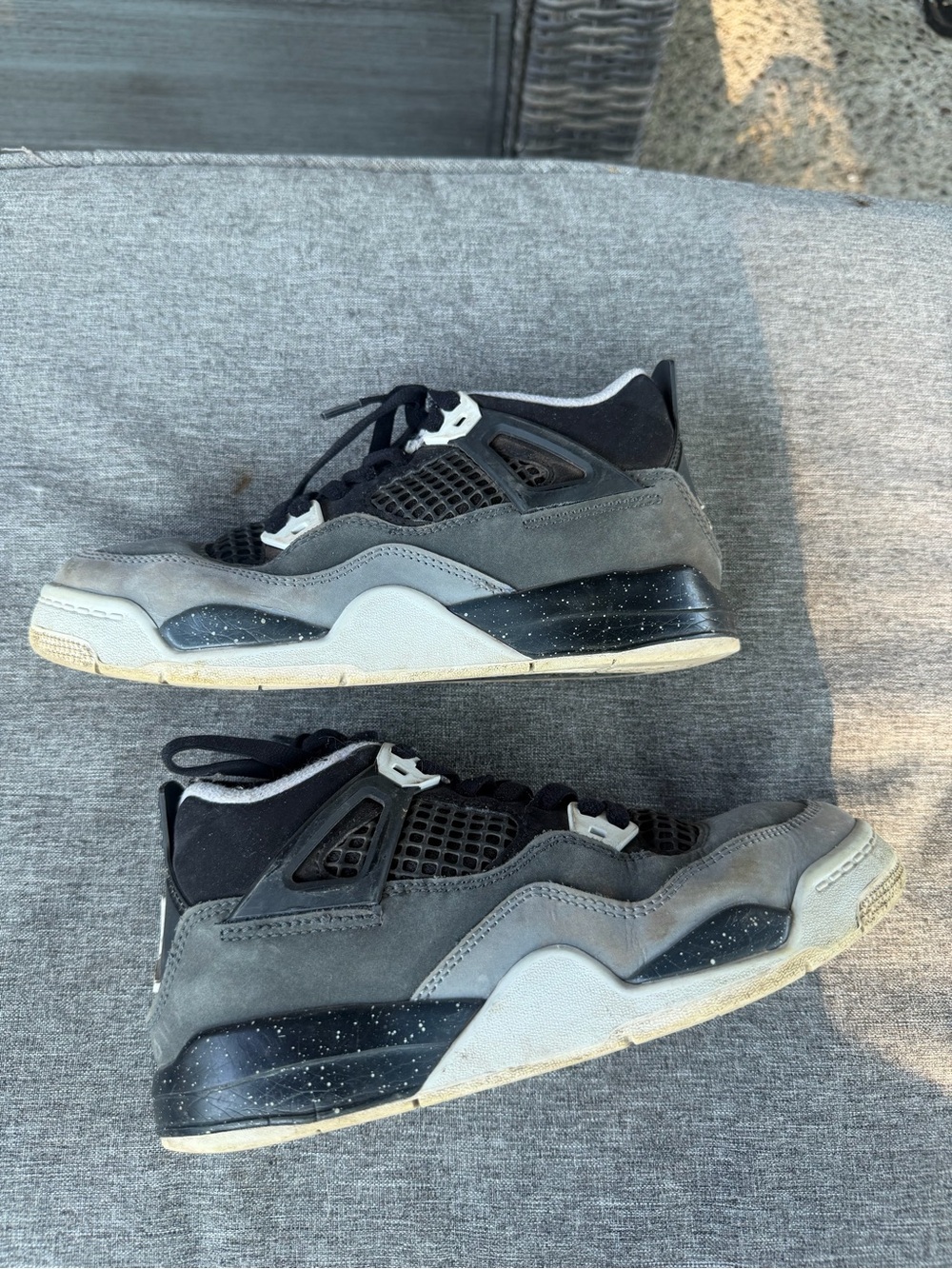 Nike Jordans retro Gray & Black Suede Low-Top Sneakers 2y